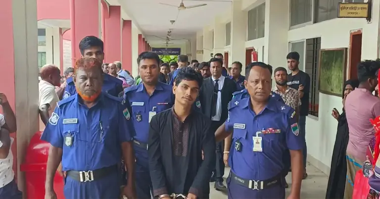 পুলিশি হেফাজতে আসামি